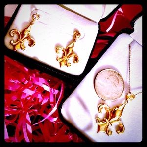 14K Gold Fleur de lis Necklace &Earrings Set•NEW!